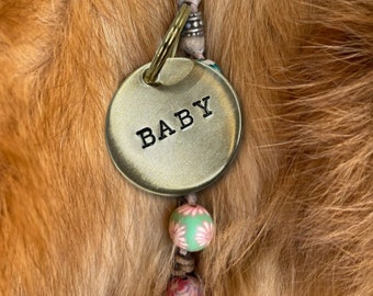 Personalisierte Hundemarke mit minimalistischem Design, gestempelte Hundemarke, Katzenmarke, Hundehalsband-Tag, individuelle Hunde-ID-Marke, Haustier-Namensschild, Haustier-Namensschild