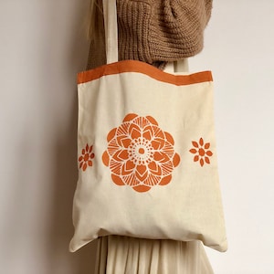 Sac fourre-tout en toile peint à la main Sac de courses Art mandala réutilisable Sac mandala Cadeau écologique Sac fourre-tout bohème mode durable Sac réutilisable