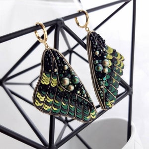 Green butterfly wings earrings, Embroidered sequins earrings, Butterfly earrings Verde
