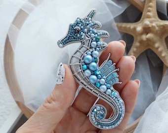 Blue Seahorse brooch, Beaded brooch, Nautical brooch, Seahorse pin, Summer jewelry