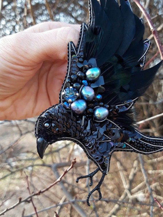 Crow brooch best sale