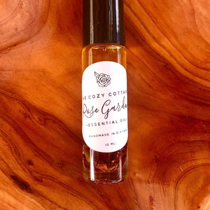 ROSE Essential Oil Roller - Natural Rose Perfume - Roll On Fragrance - Organic Rose Oil - Dried Rose Petals - Floral Scent - All Natural
