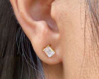 1ct Emerald Cut Lab Grown Diamond Stud Earrings - 14K Gold