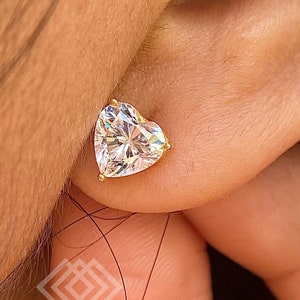 2 CT Heart Shape Lab Grown Diamond Stud Earrings 14K Gold Anniversary Wedding Stud Earrings Gift For Her Girlfriend Wife Birthday Gift
