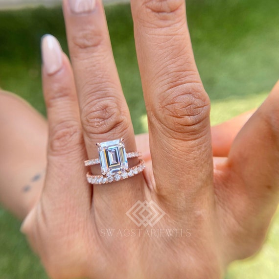 Emerald Cut Lab Grown Diamond Wedding band Ring 2 Carat Lab Diamond Ring Jewellery for Women Gift for Her Engagement Diamond Ring Gold Rings