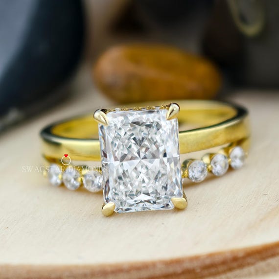 2.00 CT Radiant Cut Engagement Ring Lab Grown Solitaire Diamond, 18K Yellow Gold Ring, Double Band Ring, Round Diamond joint Band For Her