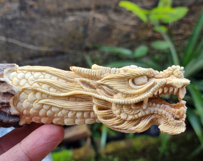 Handle antler carving Dragon