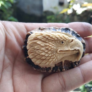 Antler carving eagle head for accesorie