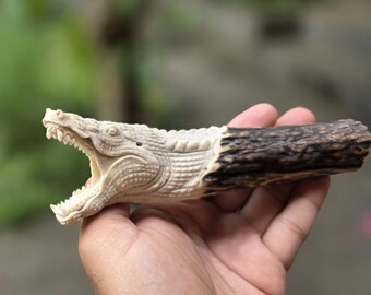 Hand Carved Crocodile Sculpture – Deer Antler Handle, Rustic Wildlife Decor