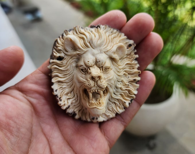 Antler carving lion head for accesories