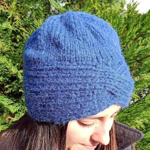 Bonnet bleu tricoté