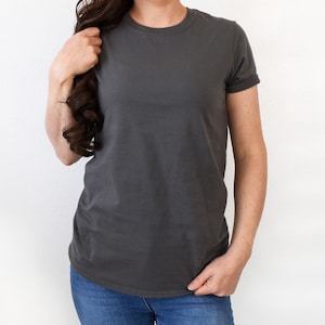 Blank Soft Gildan Shirt, Basic Unisex Tee For Men or Women, Trendy T-shirts For Women, Blank T-shirts for DIY, Gildan Softstyle Shirts