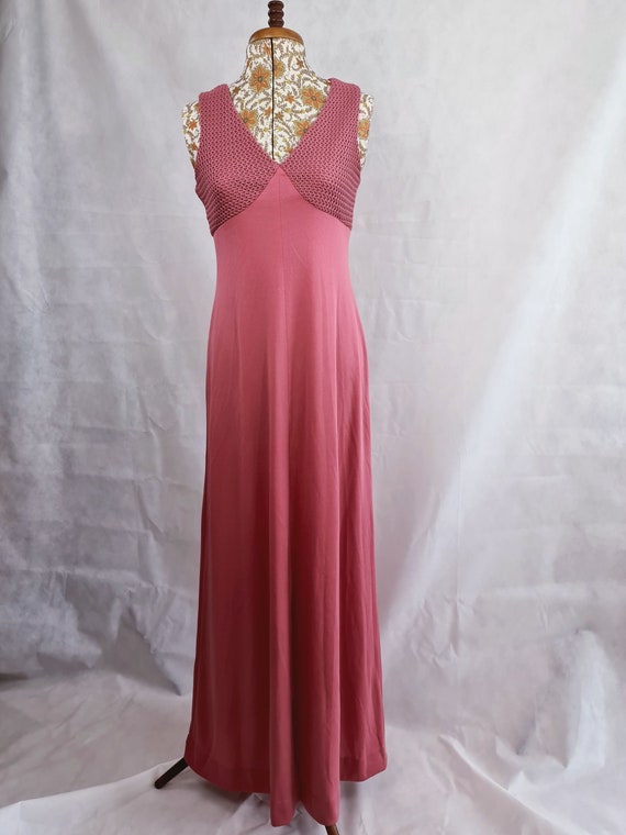 Slinky vintage 1970s dusky pink maxi goddess host… - image 3