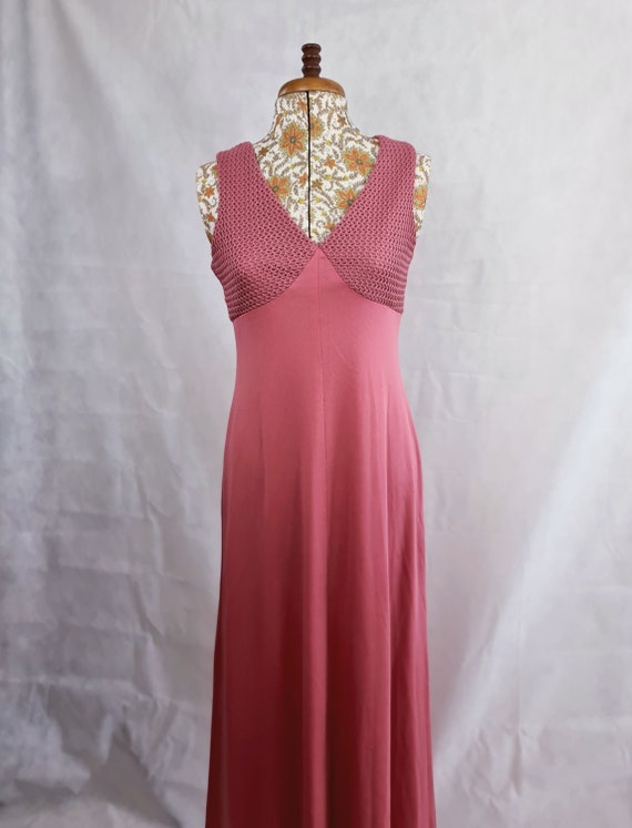 Slinky vintage 1970s dusky pink maxi goddess host… - image 2