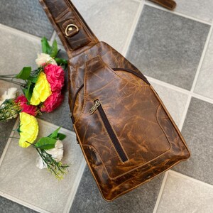 Nouveau design sac de voyage à bandoulière élégant unisexe sac à main en cuir croquant multi-usages sac d'argent sacs utiles élégants