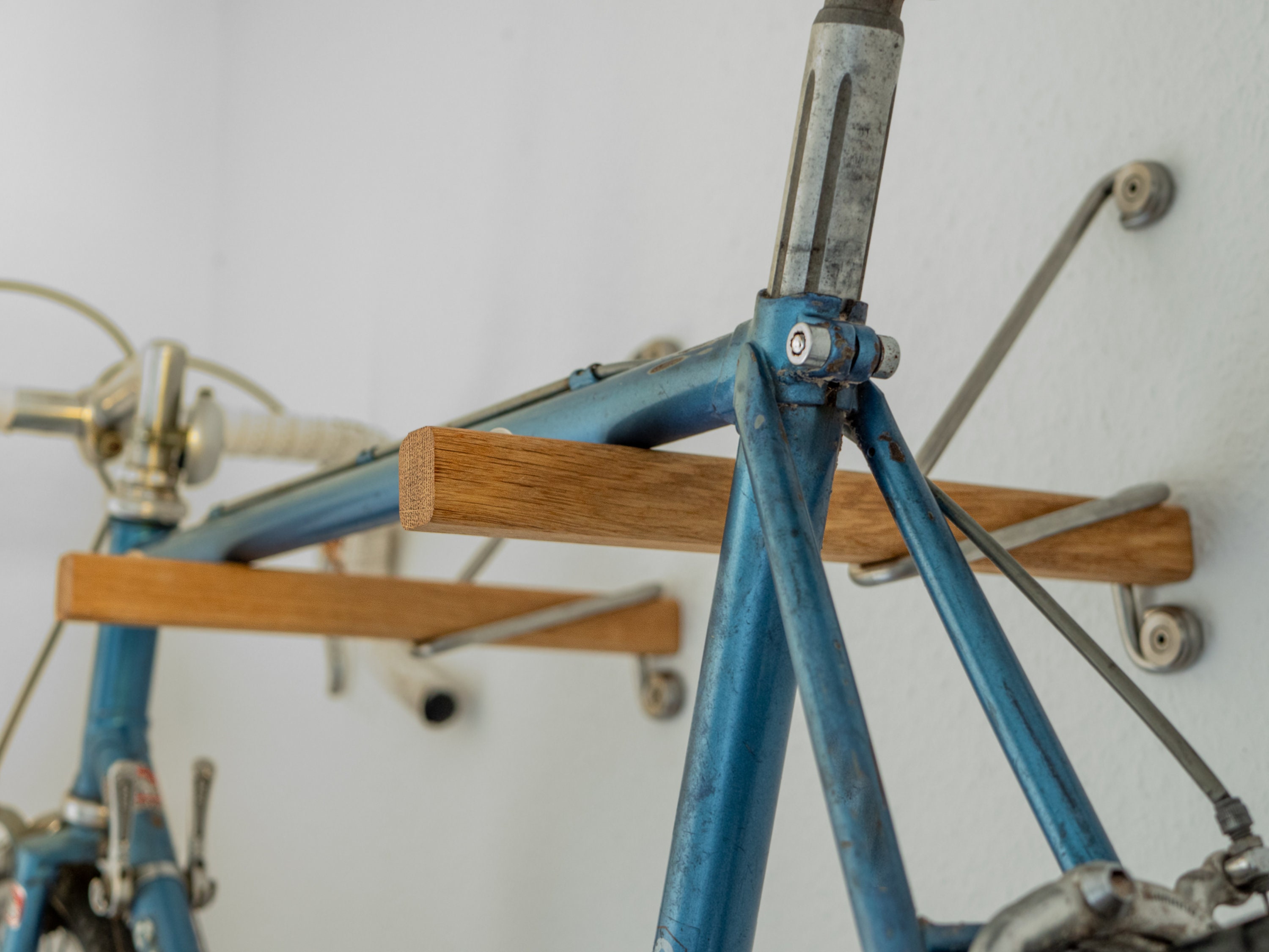 Bicycle wall mount | Bicycle mount for racing bikes | Wall mounting for all types of bikes