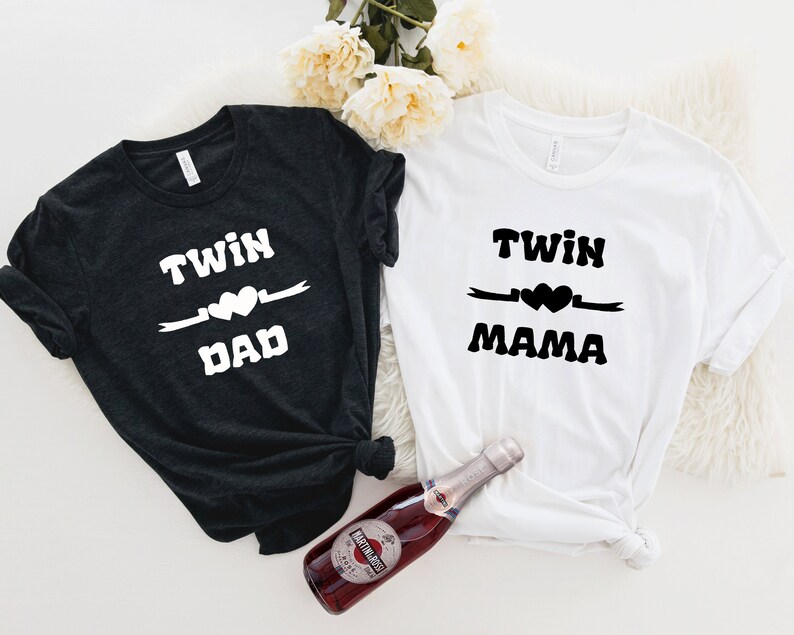 Twin Mama And Twin Dad Written Lovely Designed T-Shirt Couple Matching Shirt Cute Parents Tee Pregnancy Announcement Shirt