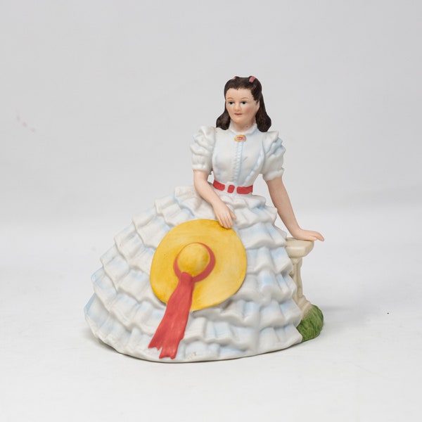 Avon's Vivien Leigh in "Gone with the wind" figurine, unglazed china