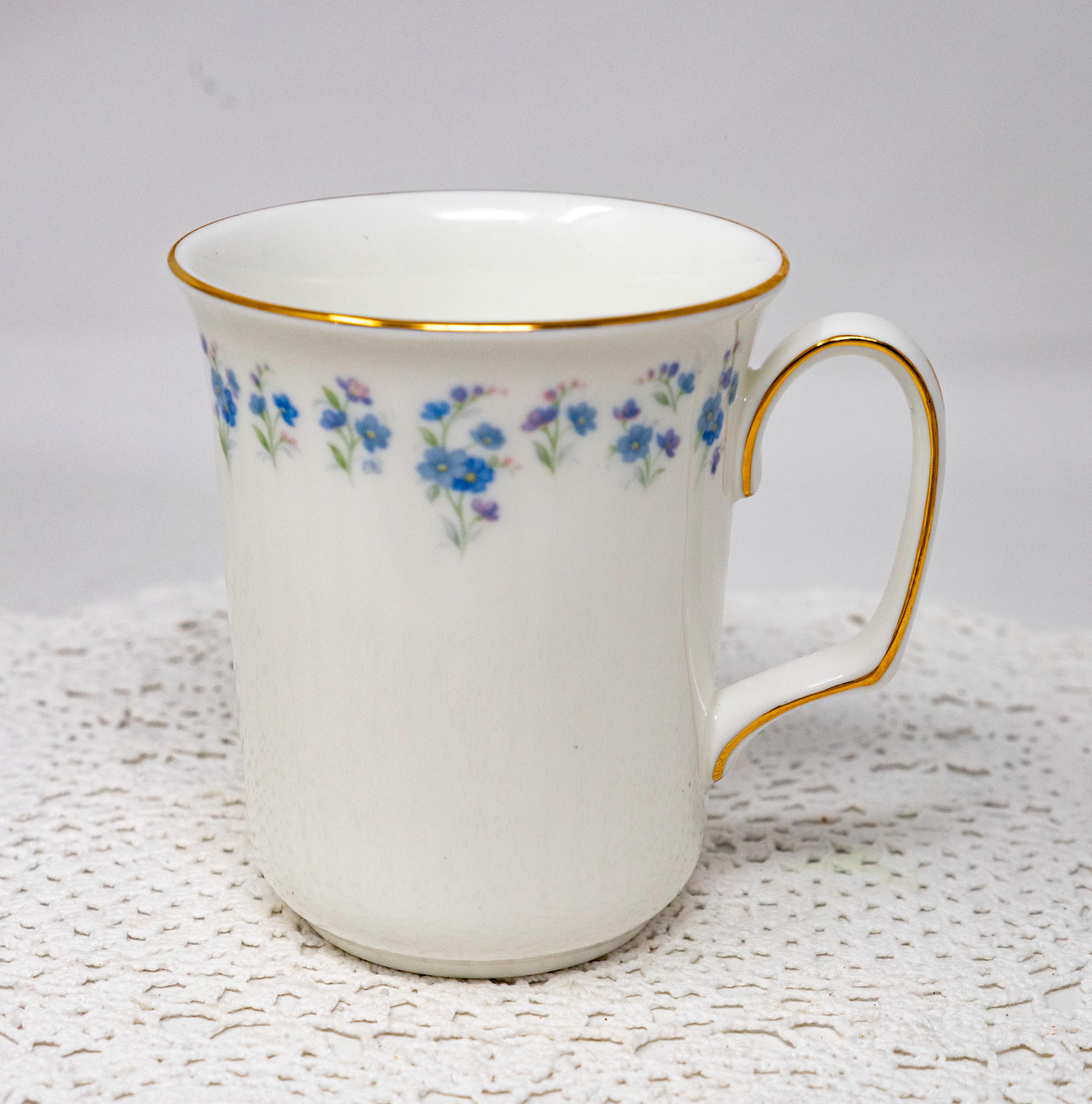 ヴィンテージ エッグカップ 不透明白カップ 年代物 ヴィンテージ