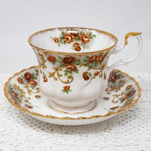Royal Albert &quot;Sheraton series: Belinda&quot; teacup and saucer set, vintage bone china made in England, c. 1962-1980s