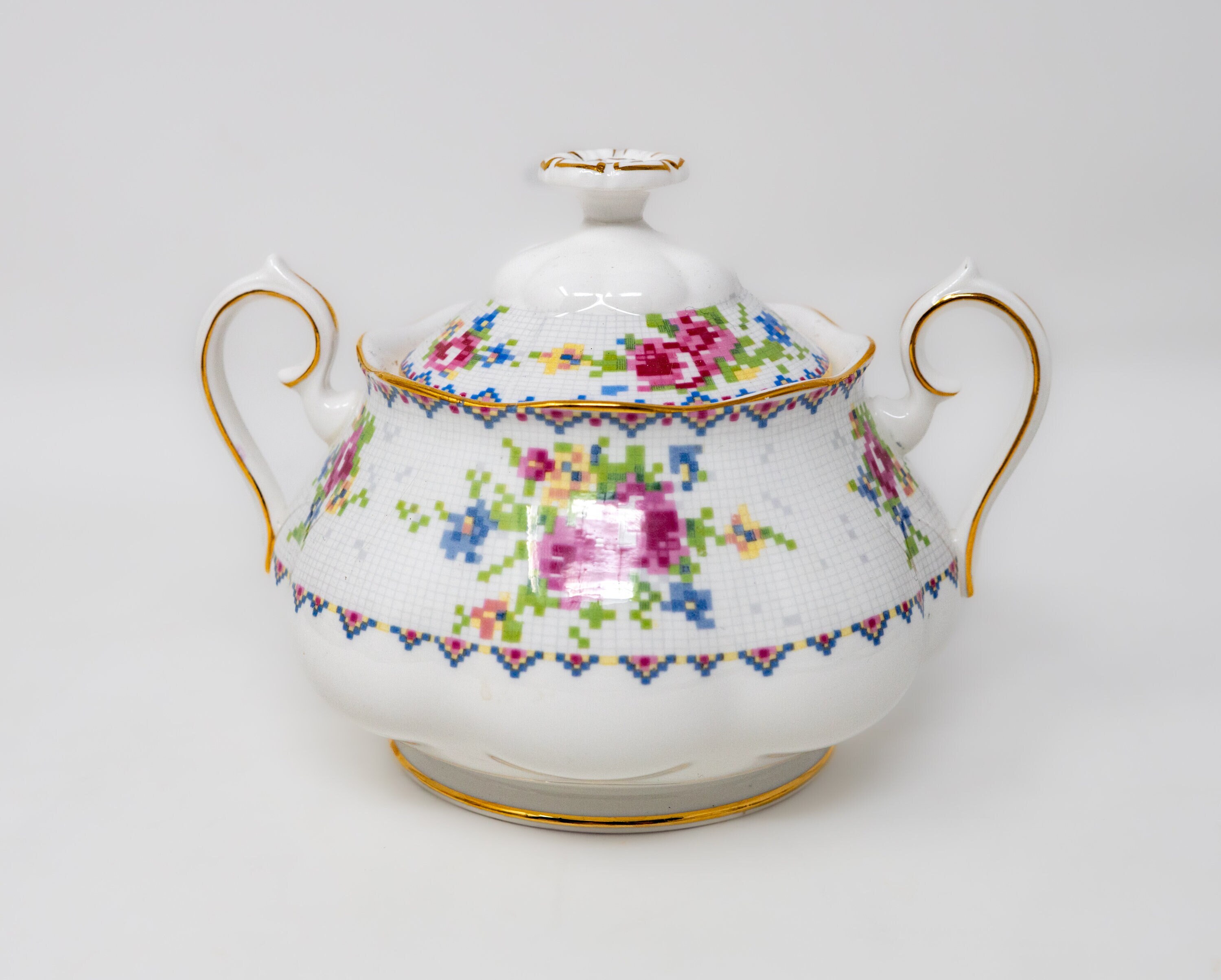 Royal Albert Cup and saucer Petit Point (JL) Royal Albert Cup and saucer Petit Point (JL)