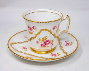 Vintage Royal Schnürsenkel Teetasse & Untertasse: Rosa Rosen, Goldmuster, 1940er Jahre, Bone China