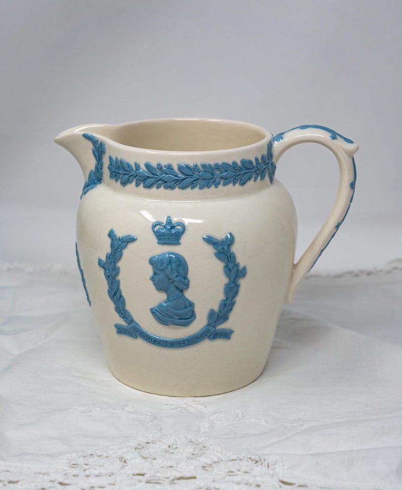 Wedgwood of Etruria&barlaston Embossed Queensware 5.5