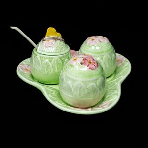 H. Wain and sons salt and pepper set with mustard barrel and matching underplate, c.1957+, vintage dinnerware