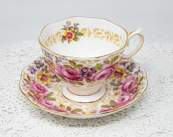 Xícara de chá e pires vintage Royal Albert "Serena": rosas cor-de-rosa, porcelana óssea
