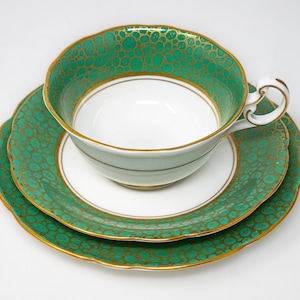 Selection of EB Foley green pebbles in golden trim china, pattern 705, c.1930-1936, vintage bone china made in England
