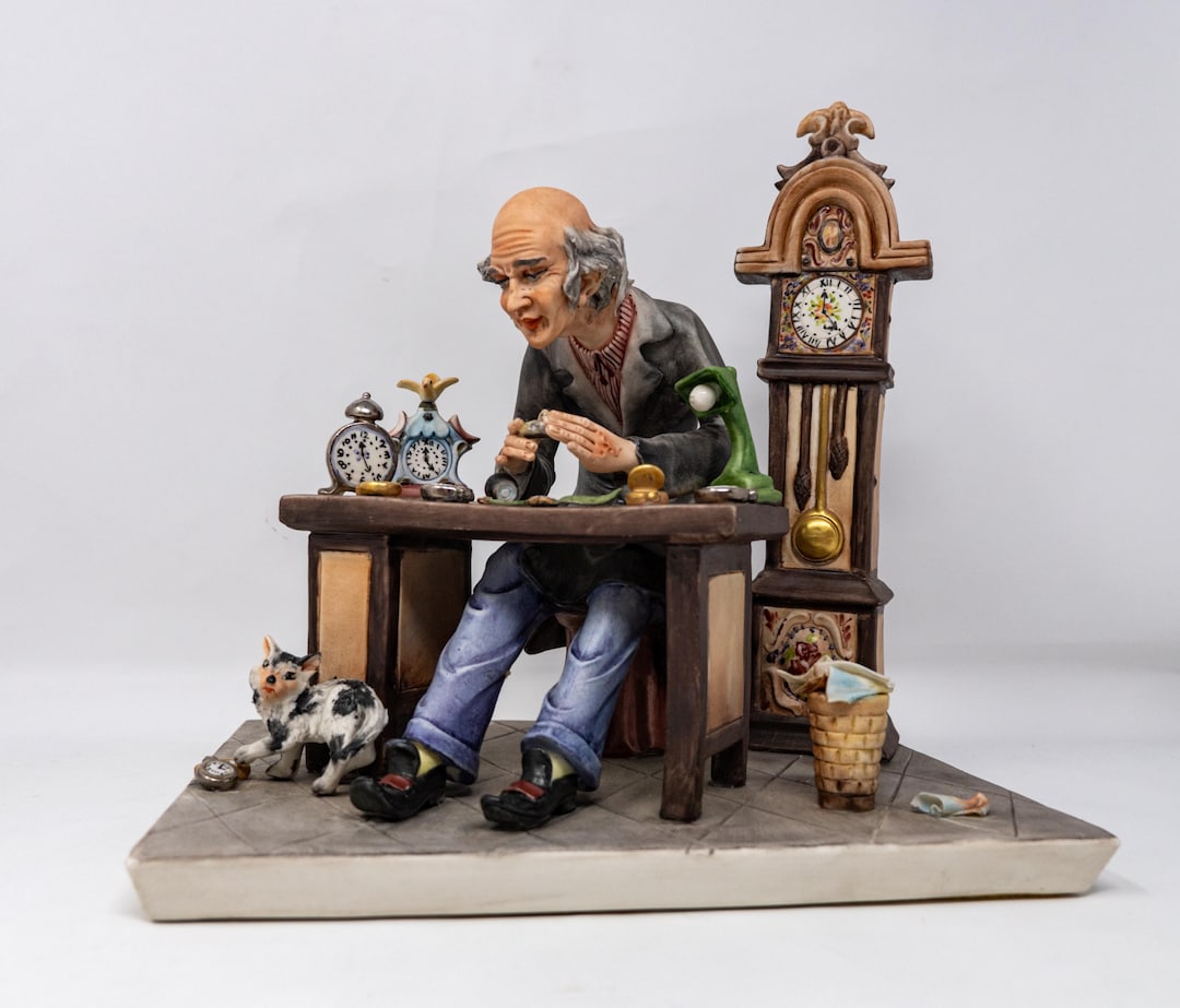 カポディモンテ 時計職人のヴィンテージ陶器彫刻 イタリア 1950 年代 il_1080xN.6812507640_g8f1.jpg