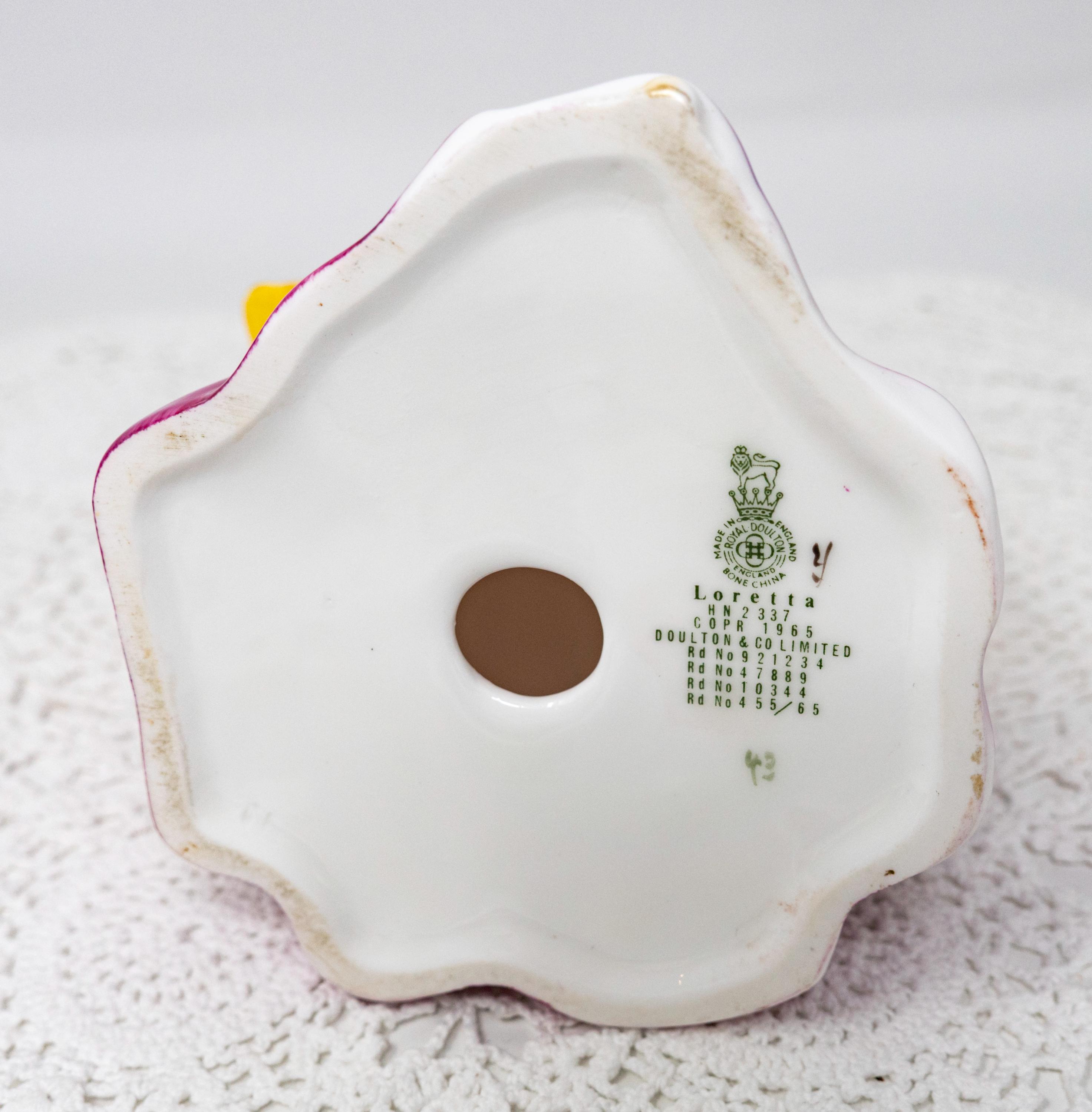 ヴィンテージ ロイヤルドルトン フィギュア：ロレッタ HN2337、ボーン