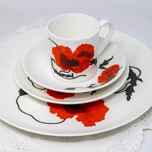 Selection of Wedgwood &quot;Cornpoppy&quot; replacement items, vintage bone china made in England