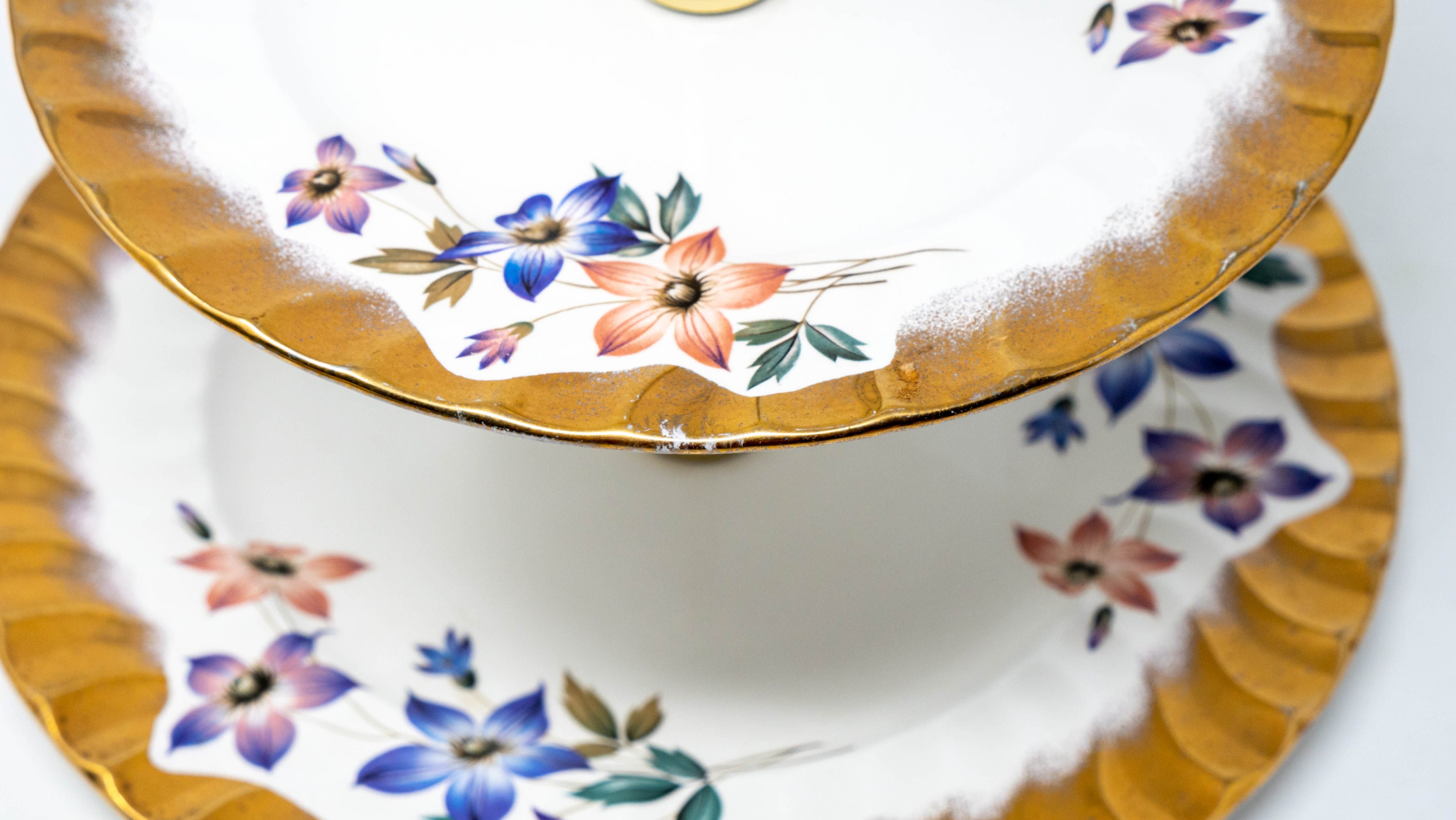 エインズレイ　Aynsley bone china ケーキスタンド　クリスマス エインズレイ Aynsley bone china ケーキスタンド クリスマス - メルカリ