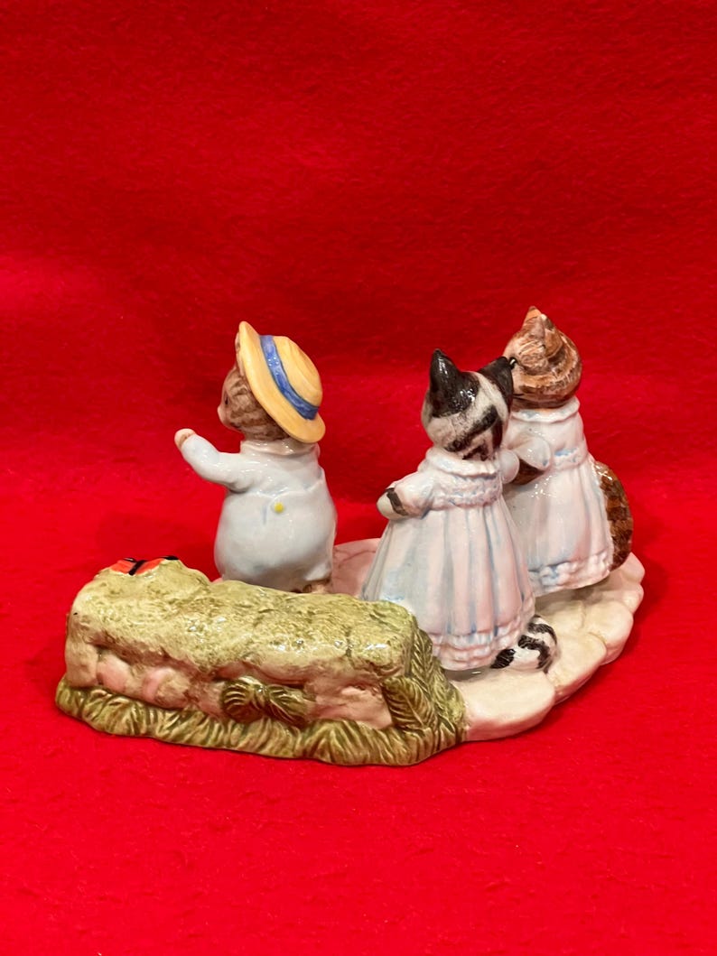 Beswick Beatrix Potter Mittens, Tom Kitten and Moppet Tableau Figure