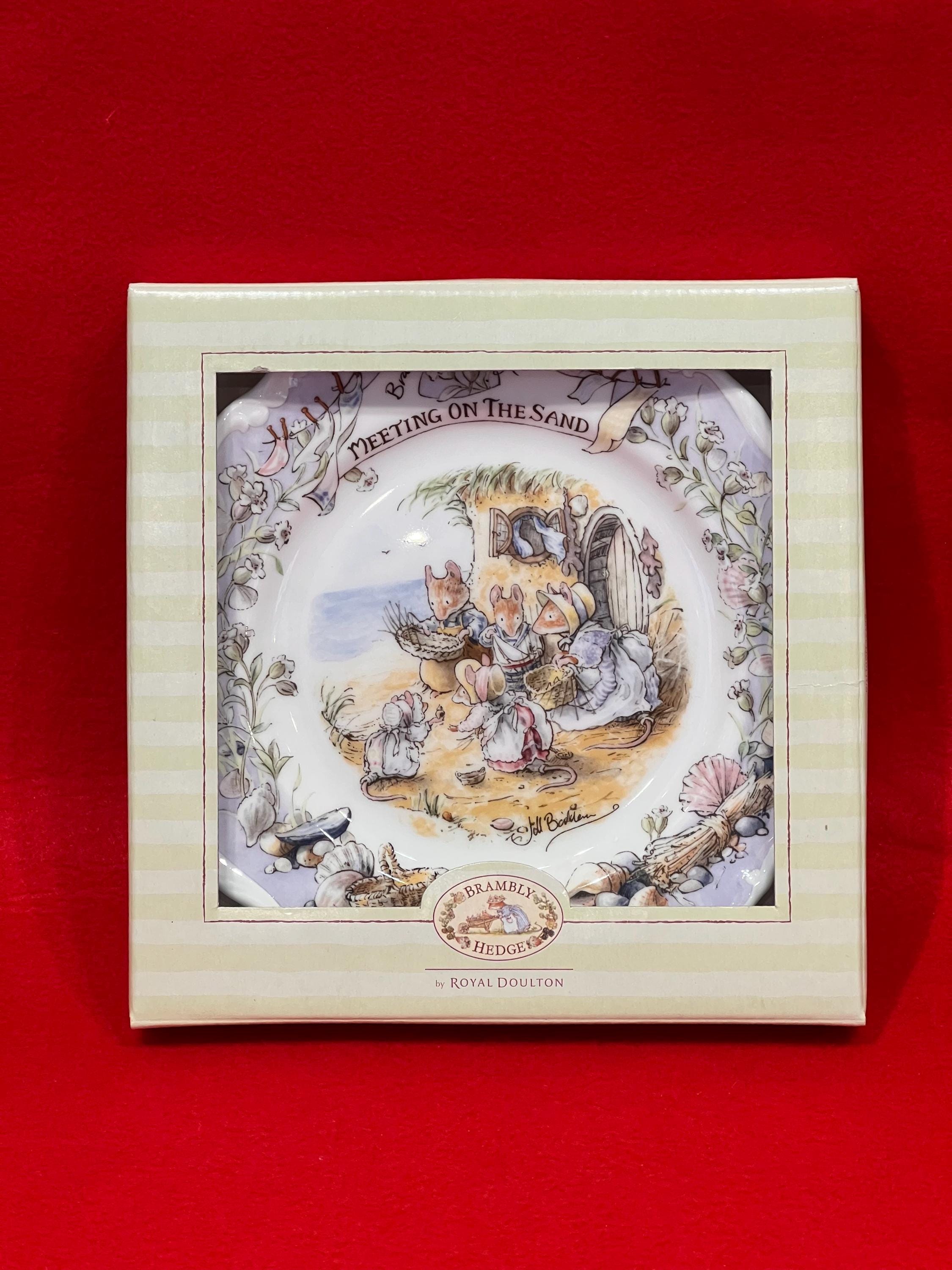 ブランブリーヘッジ　MEETING ON THE SAND プレート Brambly Hedge Meeting - Etsy UK