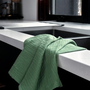 Muslin kitchen towel forest green, lightweight dish towel, minimalist guest towel, absorbent quick dry two layers gauze cotton hand towel