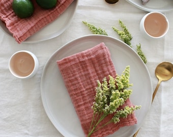 Serviettes de mariage en vrac dans des teintes naturelles, 18 x 18, serviettes en tissu mousseline en vrac, cadre de table romantique d'inspiration vintage, serviettes en coton en terre cuite