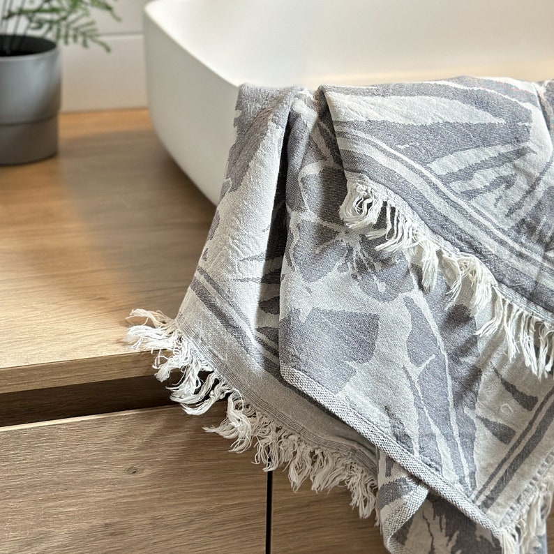 Soft hand towel, prewashed luxury Turkish towel