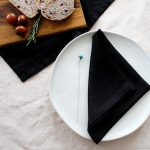 Black Linen Napkin Set or Single, Washed Dinner Napkin, Housewarming Gift, Table Decor, Linen Napkins Bulk, Wedding Napkins, Wedding Gift