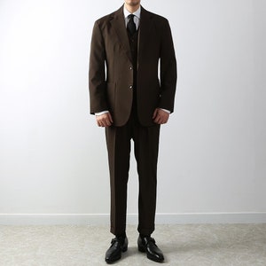 Classic Fit 3-Piece Men&#39;s Basic Single Suit Jacket, Vest and Pant Set in Brown Color / Single Breasted Jacket, Pants and Vest 3 piece Suits
