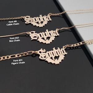 Collar con nombre de murciélago, collar personalizado con nombre en inglés antiguo, collar con letras en inglés antiguo, joyería con nombre en inglés antiguo, regalo para amantes de los murciélagos