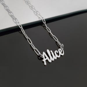 Paperclip naamketting, ketting naamplaatje, naamketting met paperclipketting, minimalistische naamplaatje ketting, naamsieraden