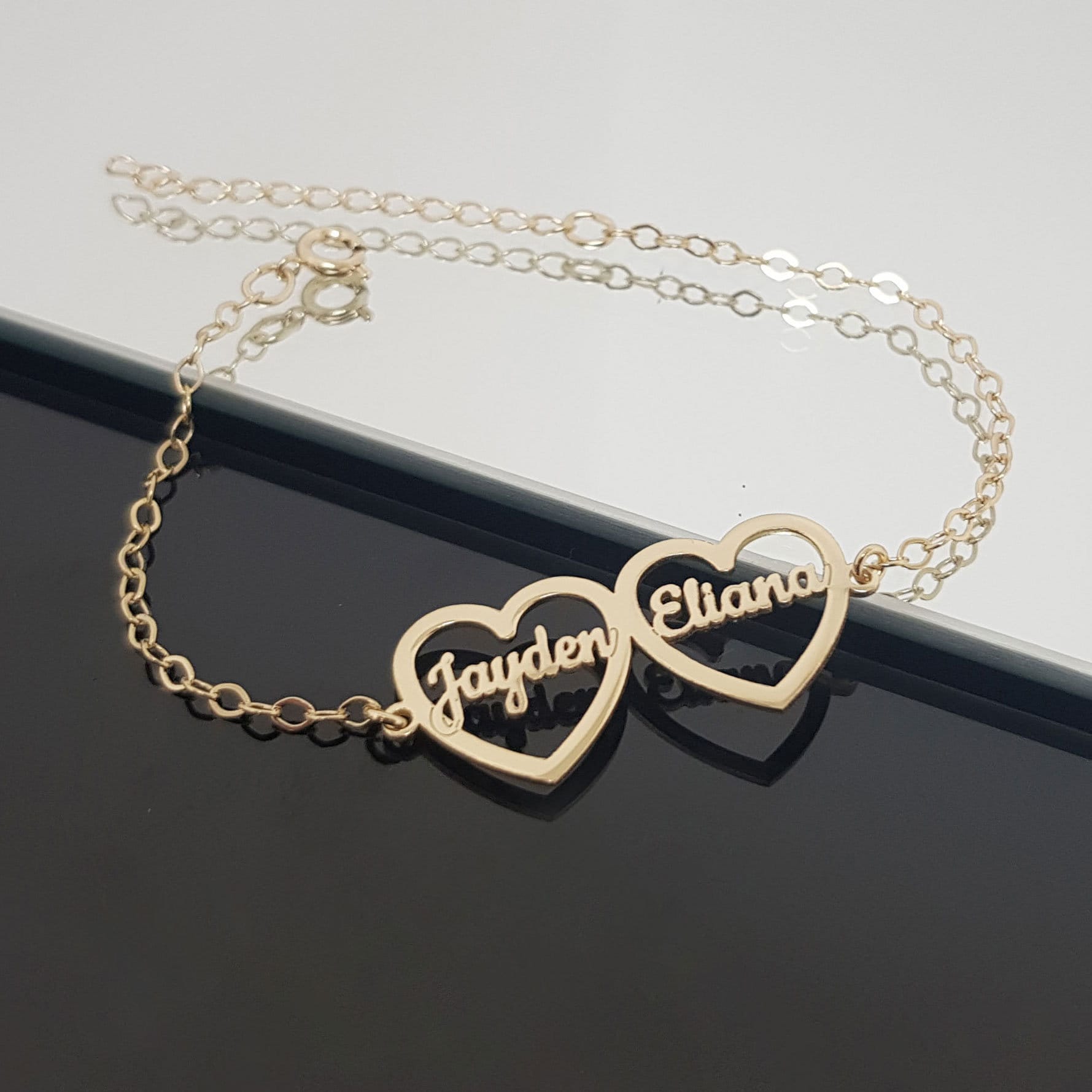 Bracelet with hearts and names deals