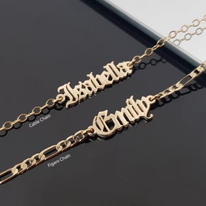 Gepersonaliseerde oudengelse naamarmband of enkelbandje, gotische naamarmband/enkelbandje, gothic armband en enkelbandje, oudengels elke naam/woord