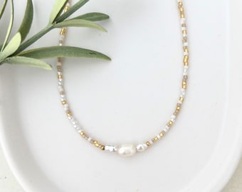 Freshwater pearl Miyuki necklace with small pearls // Gold Silver White // Jewelry for women // Filigree necklace