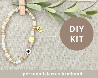 DIY Bastelset für ein personalisiertes Armband / Basteln zur Baby Shower Party / kleine Geschenkidee als Mitbringsel für Frauen