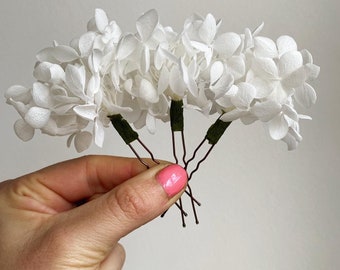 Preserved white hydrangea hair pins/ white hair pins/ white hair accessories/ wedding day hair accessories/ dried flower hair pin