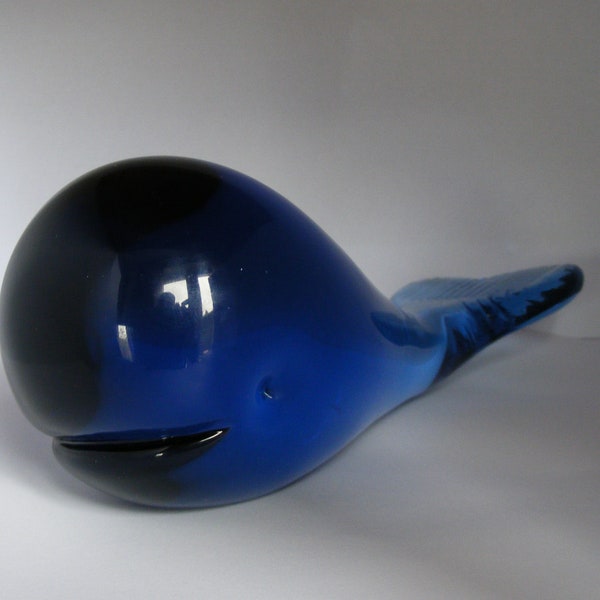 Wedgwood Blue Whale - Vintage Wedgwood Glass Whale - Vintage Wedgwood Glass Animal. Collectable Vintage Blue Glass Whale.