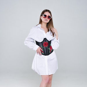 Chemise avec corset à fleurs noires, robe blanche, chemise en coton pour femme, chemise à fleurs d'été, chemise corset à fleurs image 1